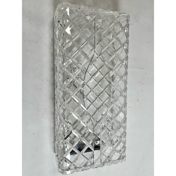 Wilardy Vintage Hollywood Regency Diamond Cut Lucite Tissue Box - Picture 3 of 8